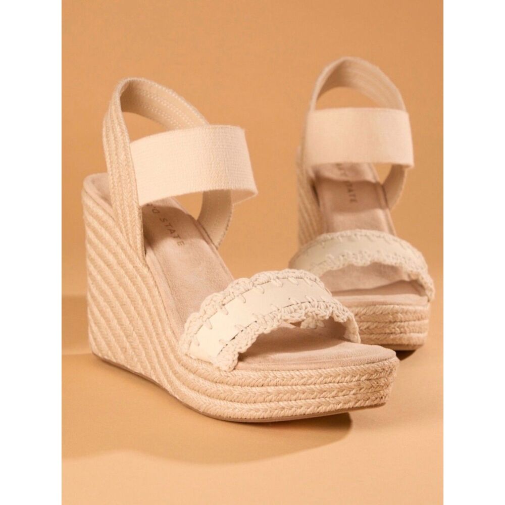 NWOT Altar'd State Cierrah Wedges Size 10